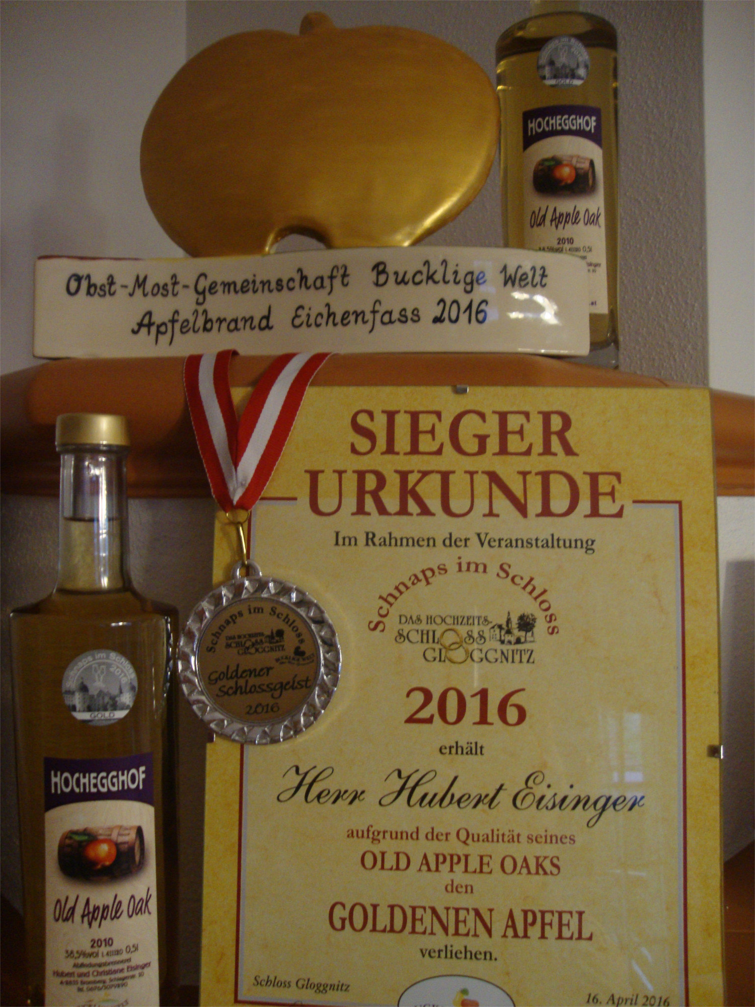 Ausstellung diverser Auszeichnungen